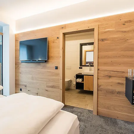 Arthur's Und Am Achensee Отель 4*